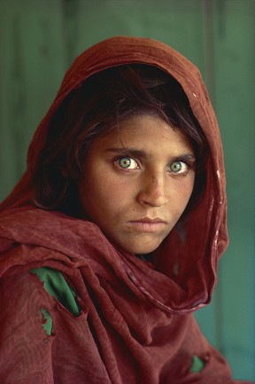 Afghan Girl 1984 Photo by Steve McCurry 2.5m2
